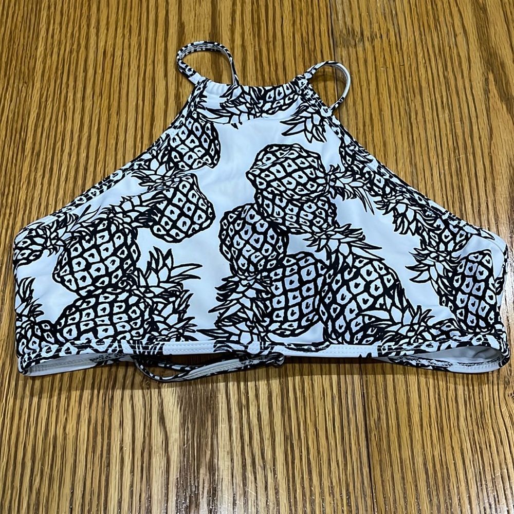 L.A. Heart Pineapple Bathing Suit top. Super cute. Size medium, could fit small.